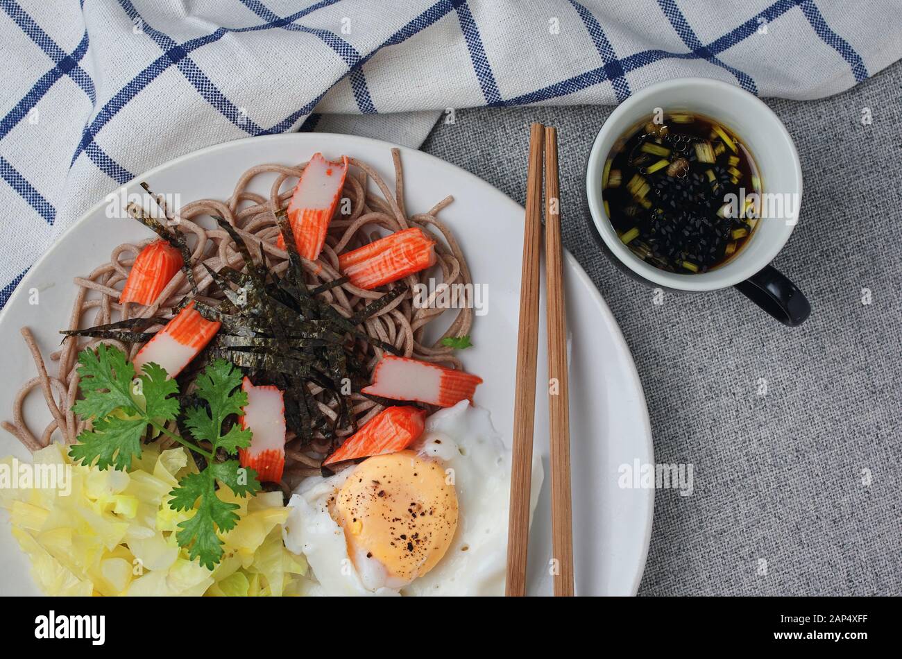 Buckwheat noodle served with dipping sauce Stock Photo Alamy