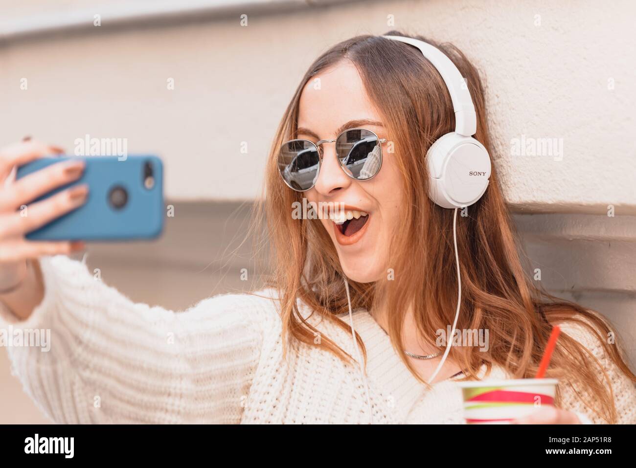 White Headphones Selfie High Resolution Stock Photography And Images Alamy
