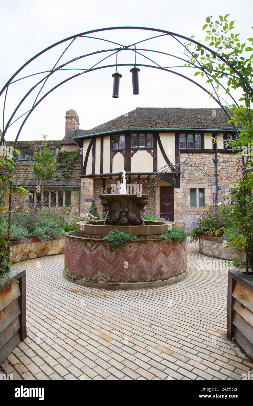 The castle bed and breakfast hires stock photography and images Alamy