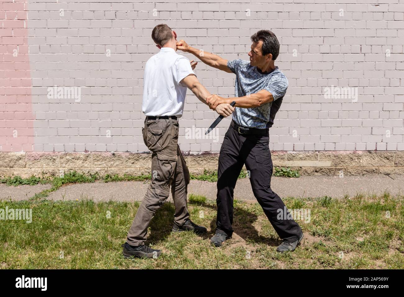 Page 2 Fighting Knife High Resolution Stock Photography And Images Alamy Page 2 Fighting Knife High Resolution Stock Photography And Images Alamy