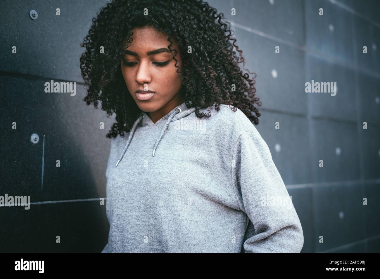 Black female teenager hi-res stock photography and images - Alamy