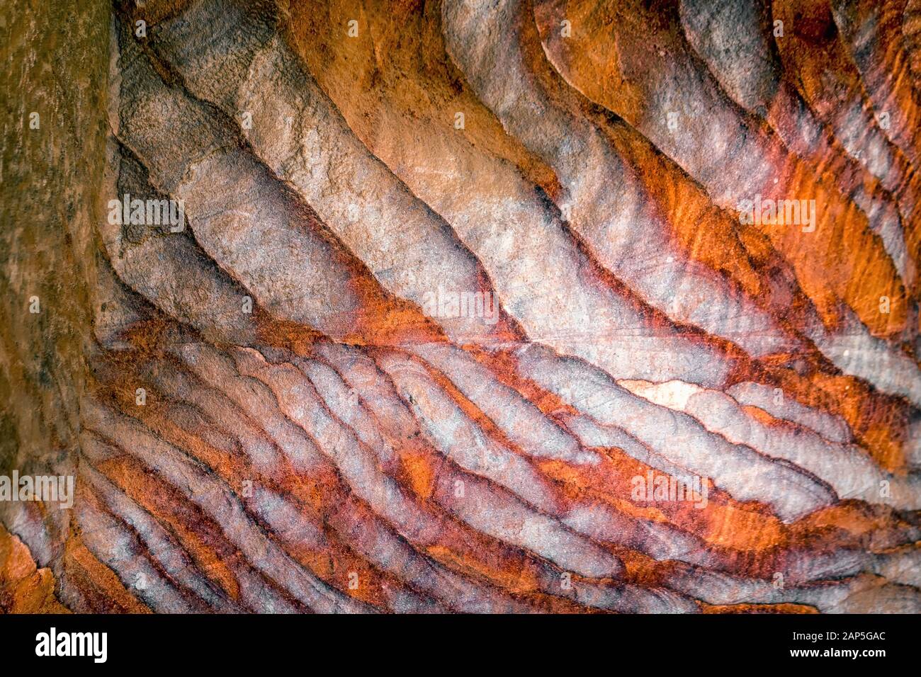 Red rock water petra jordan hi-res stock photography and images - Alamy
