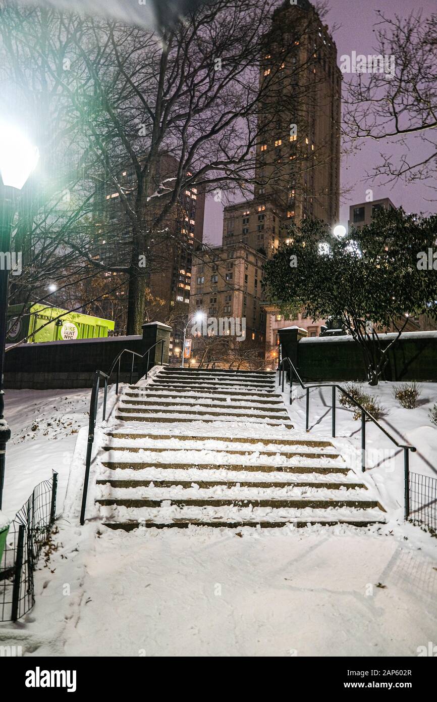 Central park at night with the snow hires stock photography and images