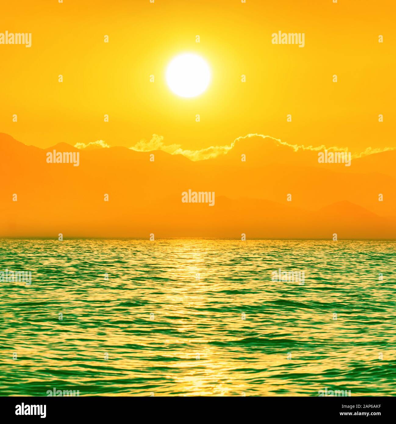 Sunrise above clouds big sun hi-res stock photography and images - Alamy