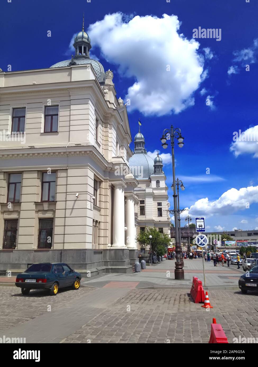 Lviv central rail station hi-res stock photography and images - Alamy