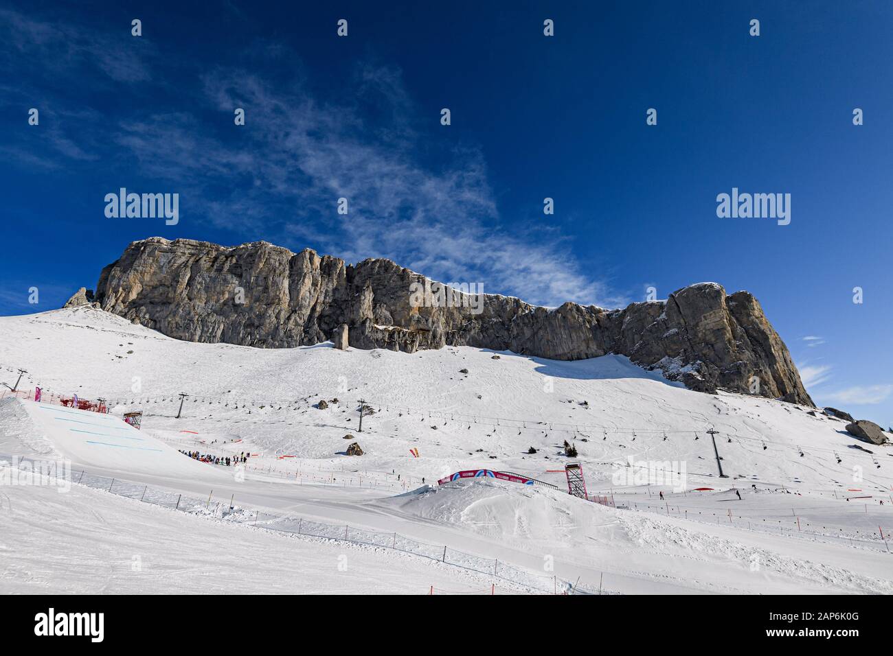 LAUSANNE, SWITZERLAND. 21th, Jan 2020. The overview of the Leysin Park & Pipe during the Men's Freeski Halfpipe competitions of the Lausanne 2020 Youth Olympic Games at Leysin Park & Pipe on Tuesday, 21 January 2020. LAUSANNE, SWITZERLAND. Credit: Taka G Wu/Alamy Live News Stock Photo