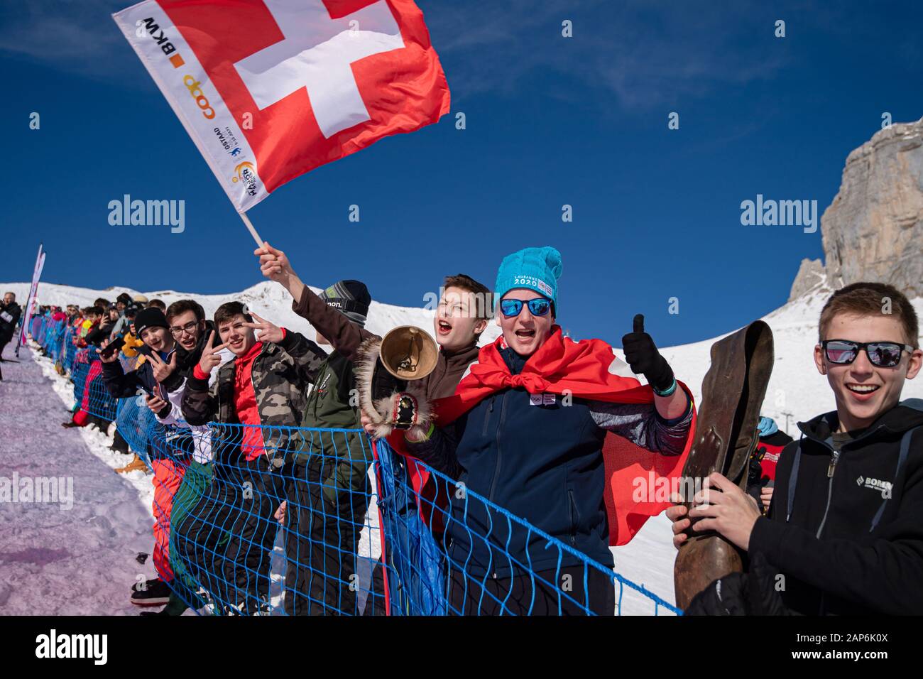 LAUSANNE, SWITZERLAND. 21th, Jan 2020. The local supporter are cheering for their athletes during the Men's Freeski Halfpipe competitions during the Lausanne 2020 Youth Olympic Games at Leysin Park & Pipe on Tuesday, 21 January 2020. LAUSANNE, SWITZERLAND. Credit: Taka G Wu/Alamy Live News Stock Photo