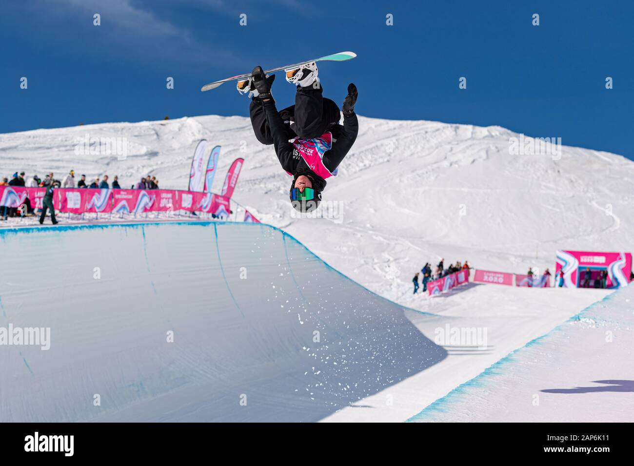 LAUSANNE, SWITZERLAND. 21th, Jan 2020. COYNE Jack (USA) competes in the Men's Snowboard Halfpipe competitions during the Lausanne 2020 Youth Olympic Games at Leysin Park & Pipe on Tuesday, 21 January 2020. LAUSANNE, SWITZERLAND. Credit: Taka G Wu/Alamy Live News Stock Photo