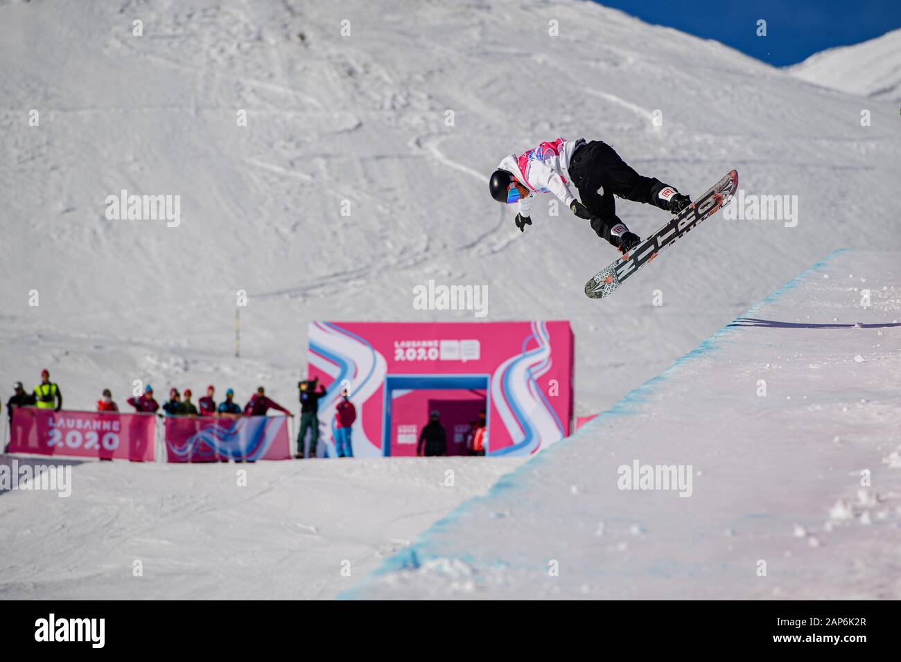 LAUSANNE, SWITZERLAND. 21th, Jan 2020. BIELE Gian Andrin (SUI) competes in the Men's Snowboard Halfpipe competitions during the Lausanne 2020 Youth Olympic Games at Leysin Park & Pipe on Tuesday, 21 January 2020. LAUSANNE, SWITZERLAND. Credit: Taka G Wu/Alamy Live News Stock Photo