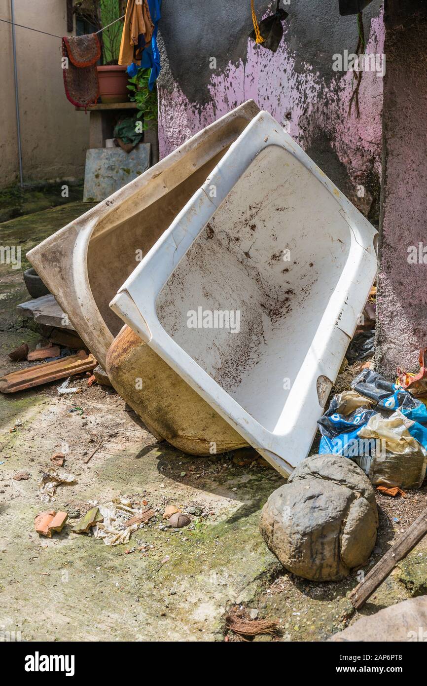 Old dirty bath tub hires stock photography and images Alamy