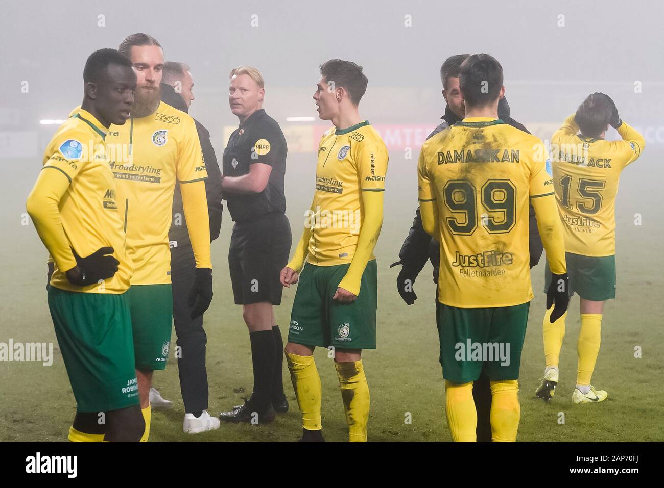 kandidaat dubbel erotisch SITTARD, Fortuna Sittard - Feyenoord, football, KNVB Beker, National Cup  game, season 2019-2020, 21-01-2020, Fortuna Sittard Stadium, referee Kevin  Blom has temporarely suspended the game due to heavy fog, Fortuna players  are