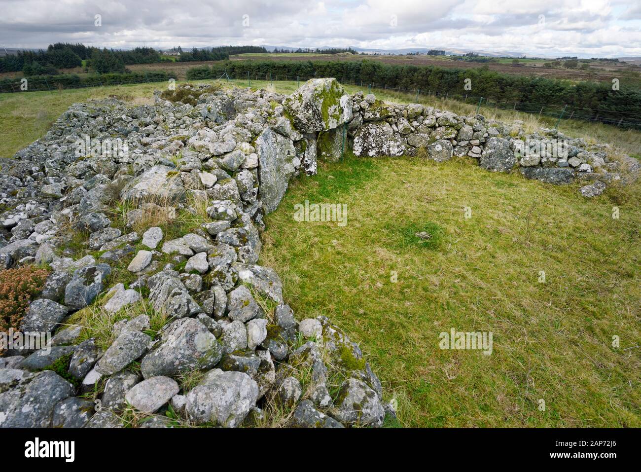 Creggandevesky Court Tomb Neolithic grave. Carrickmore, N. Ireland. N. over court and portal entrance in triple chamber cairn. About 5700 years old Stock Photo