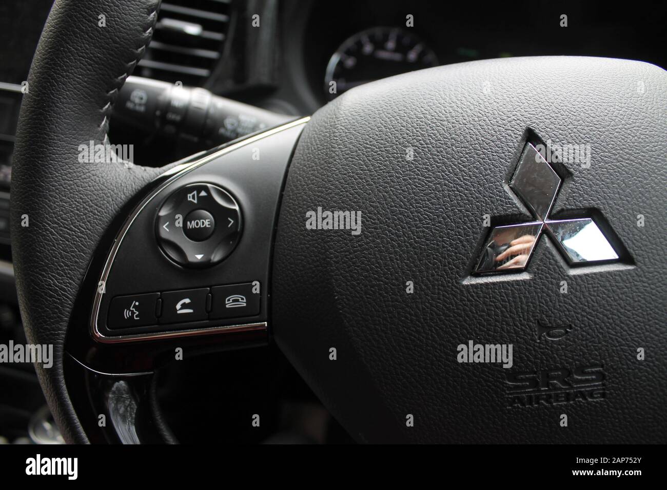 Mitsubishi Steering Wheel, on MY18 Outlander Stock Photo Alamy