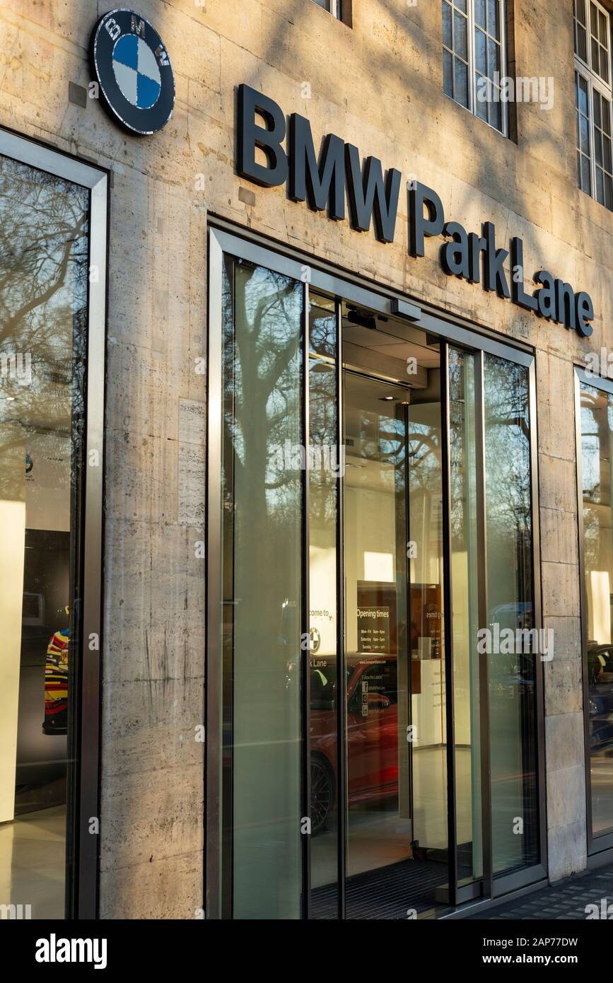 The BMW Park Lane showroom store and dealership, Mayfair, London, UK as of 2020 Stock Photo