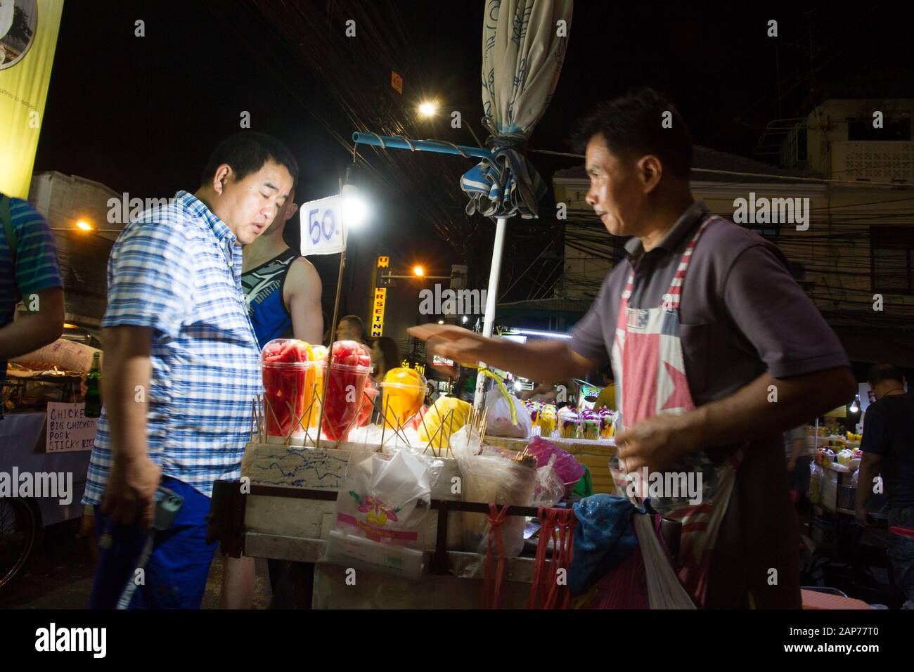 Bangkok food cart hi-res stock photography and images - Alamy