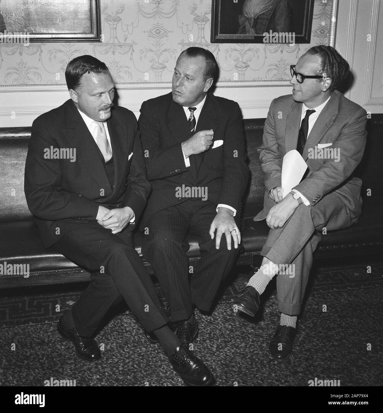 Debate in Lower Chamber, v.l.n.r. mr. Berkhouwer, mr. Blaisse, mr. Vrolijk Datay: 6 july 1960 Location: The Hague, Zuid-Holland Keywords: MPs, politicians, political Person name: Berkhouwer, Blaisse Stock Photo
