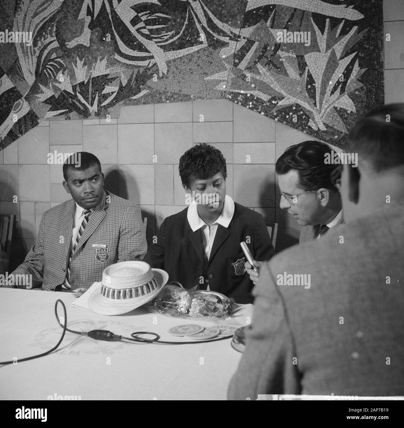 Arrival American Olympic athletes at Schiphol, Wilma Rudolph during TV interview Date: September 15, 1960 Location: Noord-Holland, Schiphol Keywords: ALENTS, arrivals Personal name: Wilma Rudolph Stock Photo