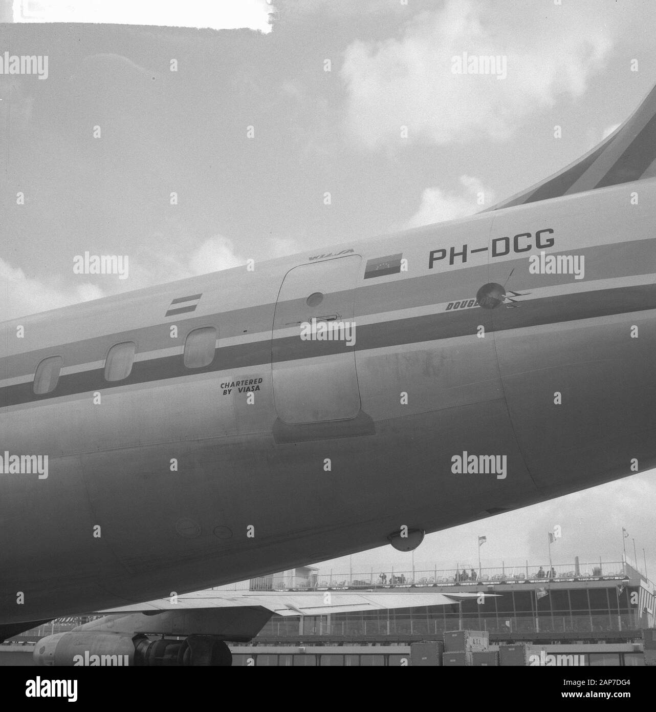 DC 8 painted with inscriptions Viasa Date: March 28, 1961 Keywords: INSCRIPTIONS Person name: Dc 8.Institution name: Viasa Stock Photo