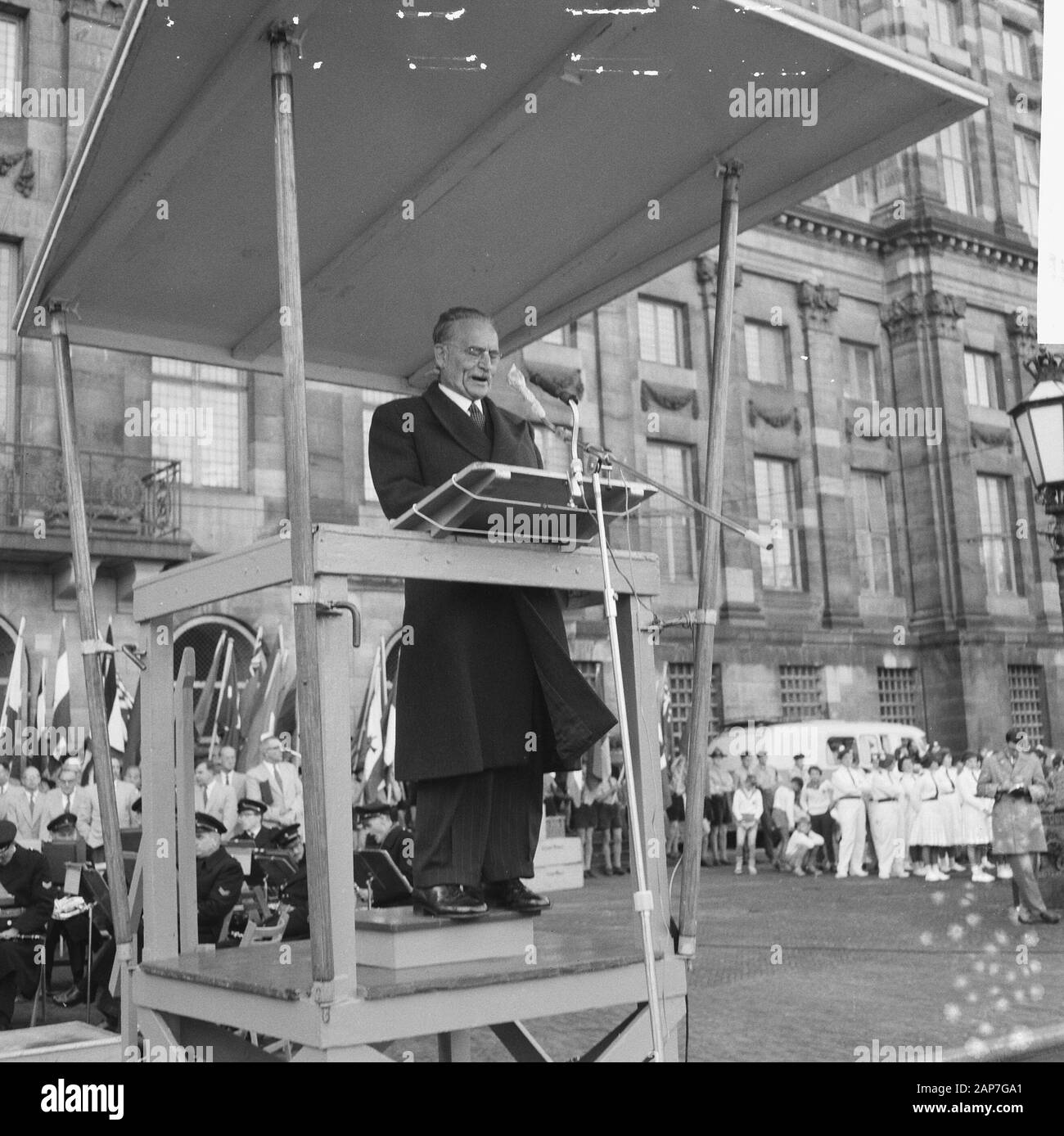 United Nations Day in Amsterdam. Dr. Willem Drees during speech Date: 29 October 1961 Location: Amsterdam, Noord-Holland Keywords: Speeches Personal name: Day of the United Nations, Dr. Willem Drees Stock Photo