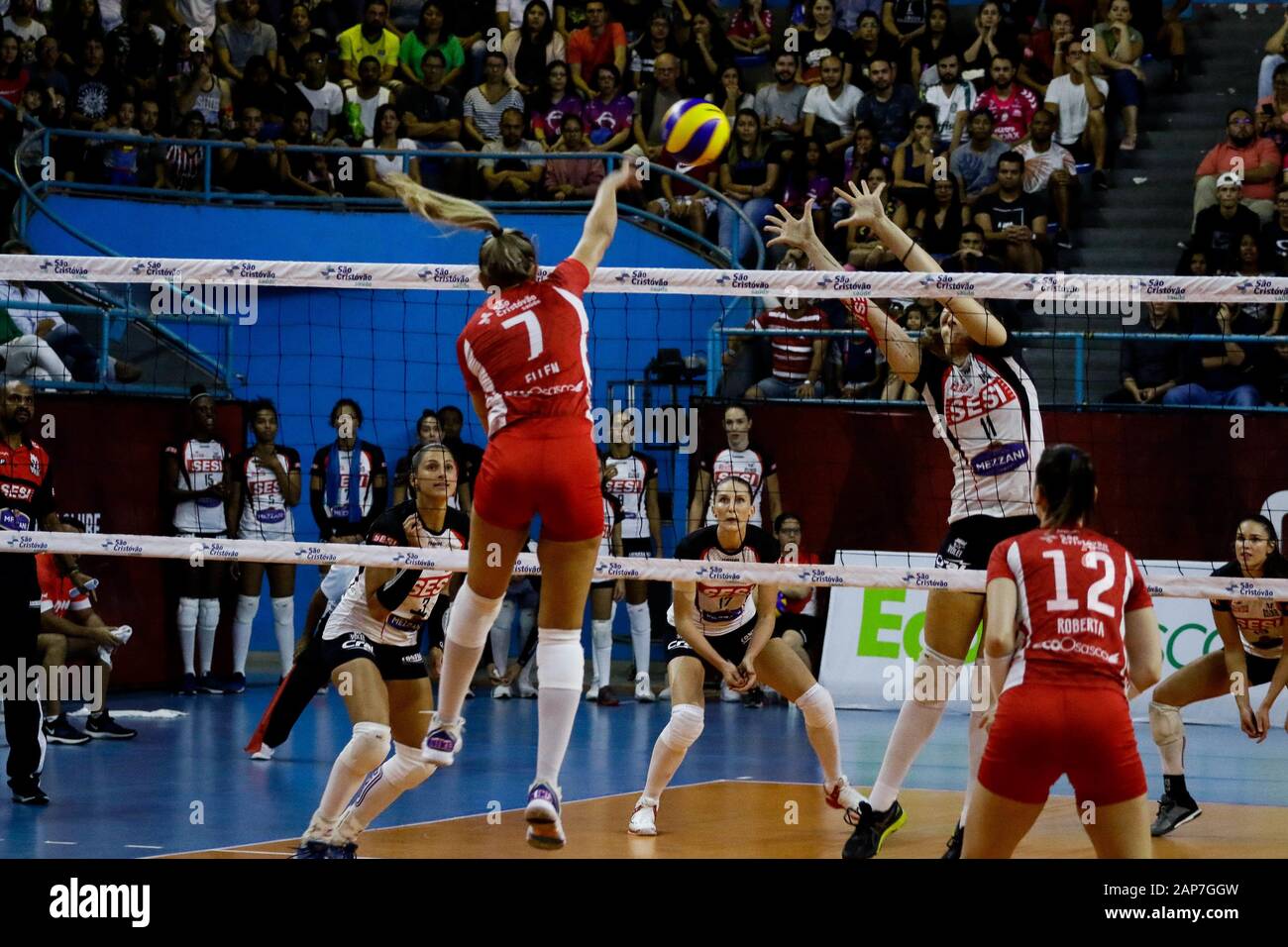 Osasco, Brazil. 21st Jan, 2020. Osasco Audax/São Cristovão Saúde faces Sesi  Vôlei Bauru for the Brazilian women's volleyball Cup this Tuesday (21st).  The round defines one of the semifinalists who heads to