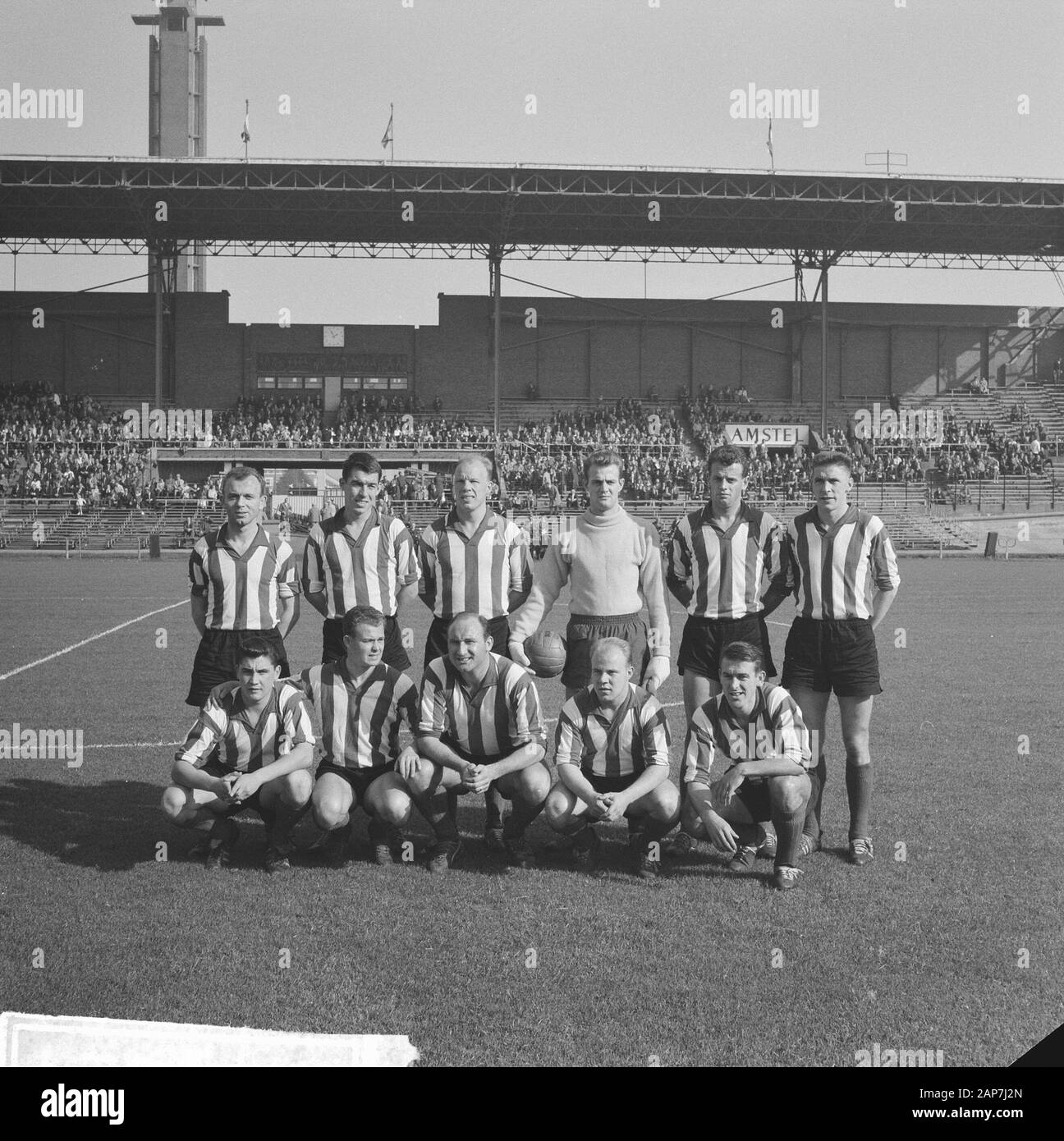 Blue-White against PSV 1-3, team PSV, G. van Wissen, J. van der Meer, R. Wiersma, G. Bals, J. Renders, A. Svensson, P. Giesen Date: 7 October 1962 Keywords: teams, sport, football Personal name: Bals, Gert, Giesen, P., Meer, J. van der, Reners, J., Svensson, A., Wiersma, R., Wissen, G. van Stock Photo