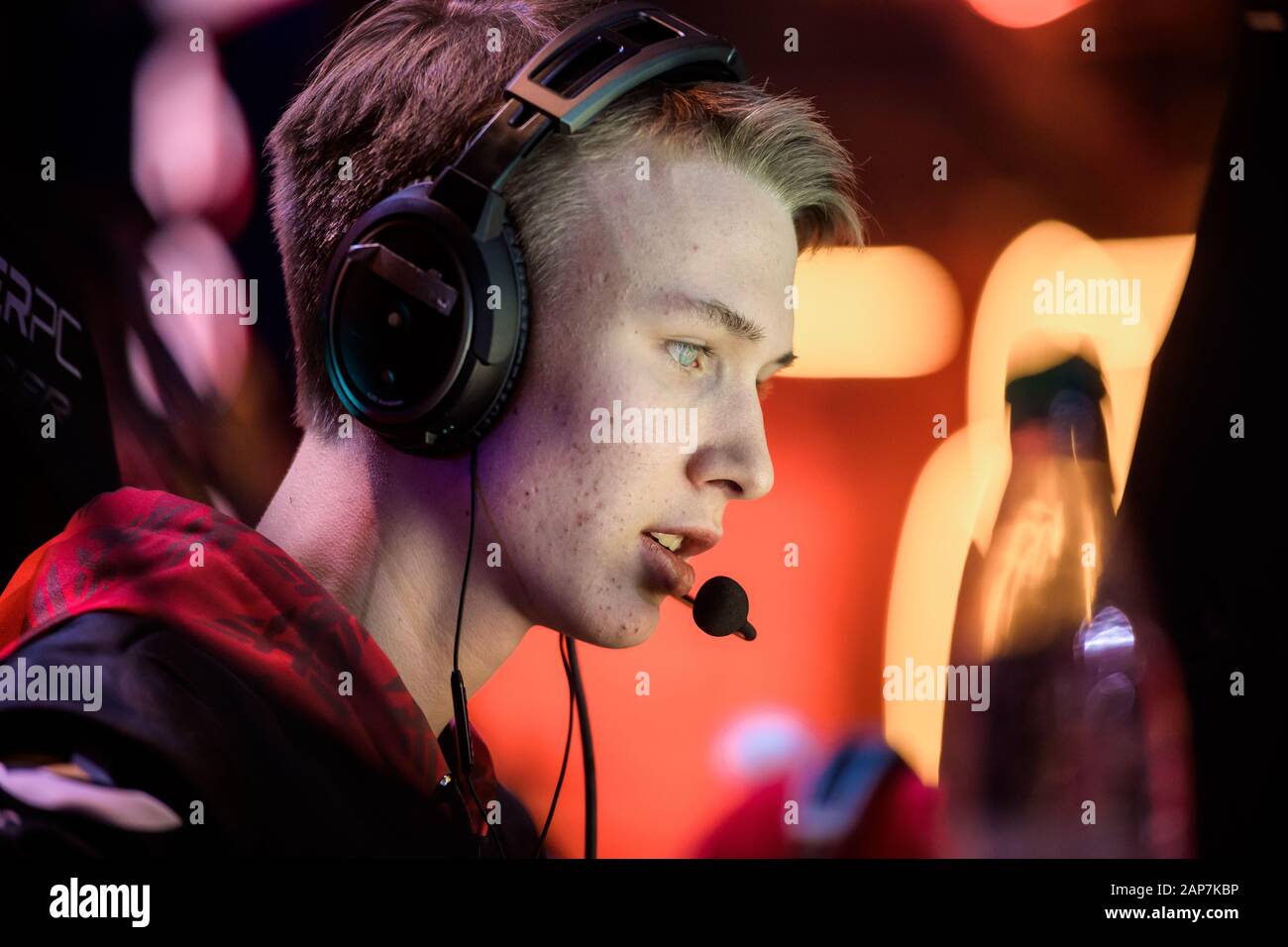 Esports tournament hi-res stock photography and images - Alamy