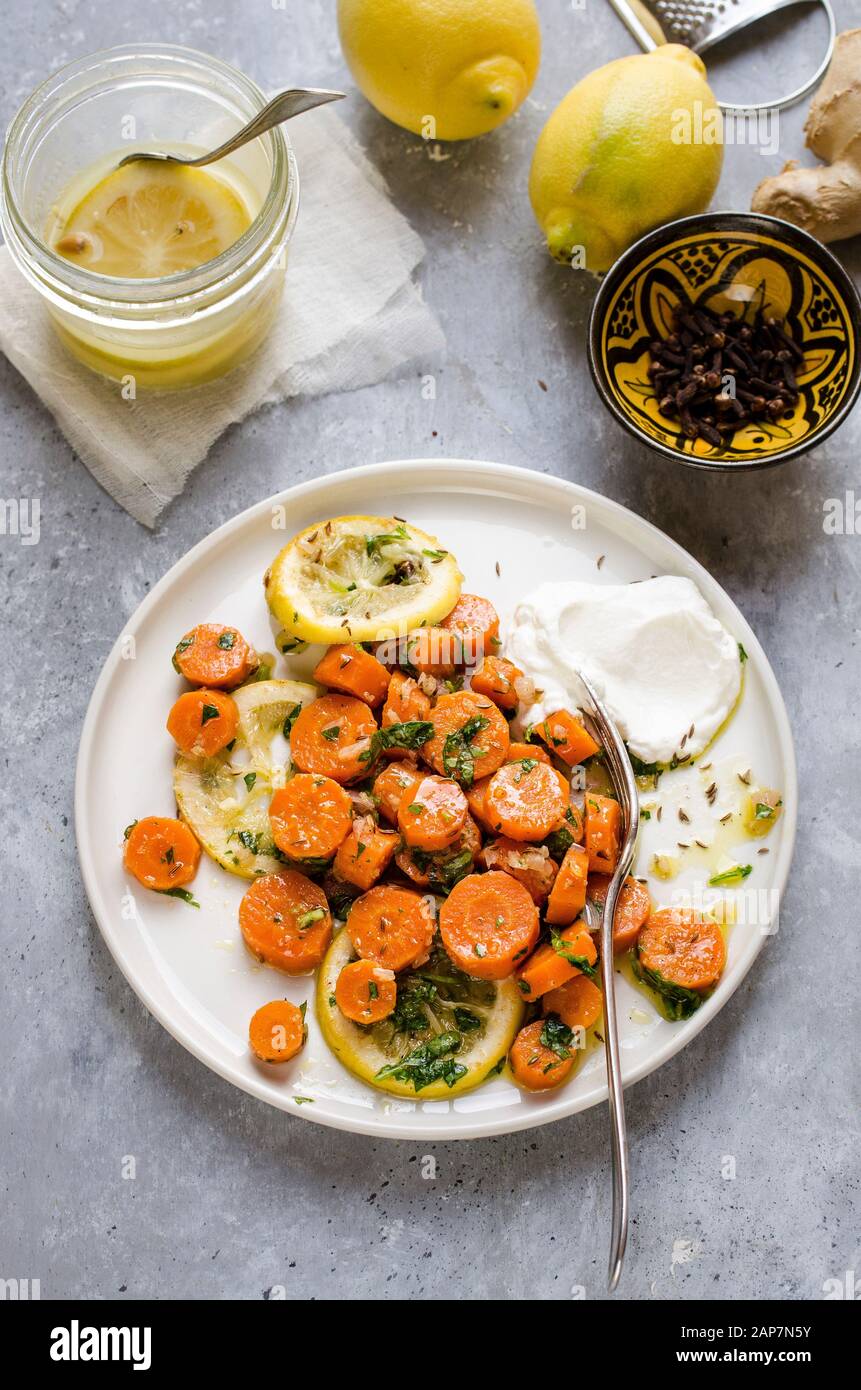 https://c8.alamy.com/comp/2AP7N5Y/moroccan-carrot-salad-2AP7N5Y.jpg