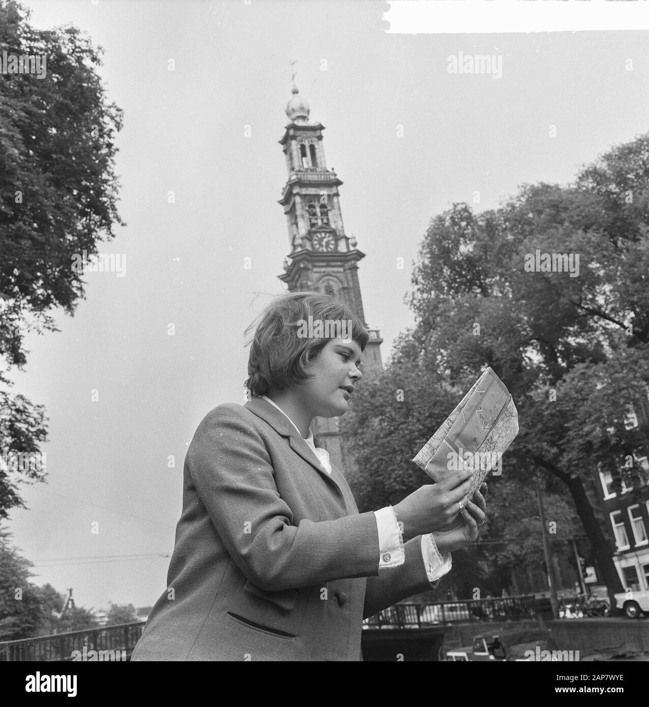 The Westertoren sagging 84,5 cm from the lead, the Westertoren somewhat overly skewed Date: July 3, 1964 Keywords: towers Institution name: Westertoren Stock Photo