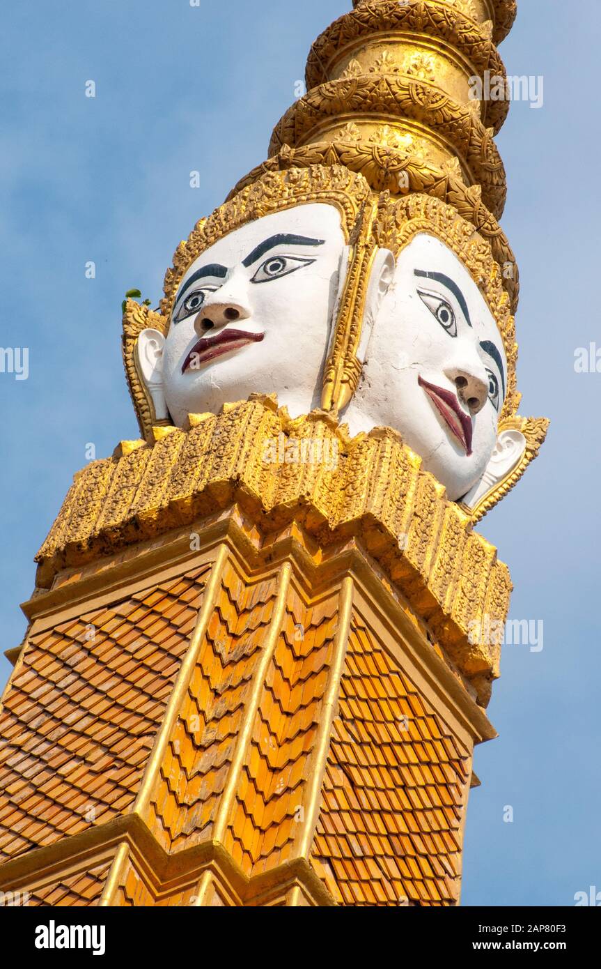 Pillar at the Royal Palace in Phnom Penh, Cambodia Stock Photo Alamy