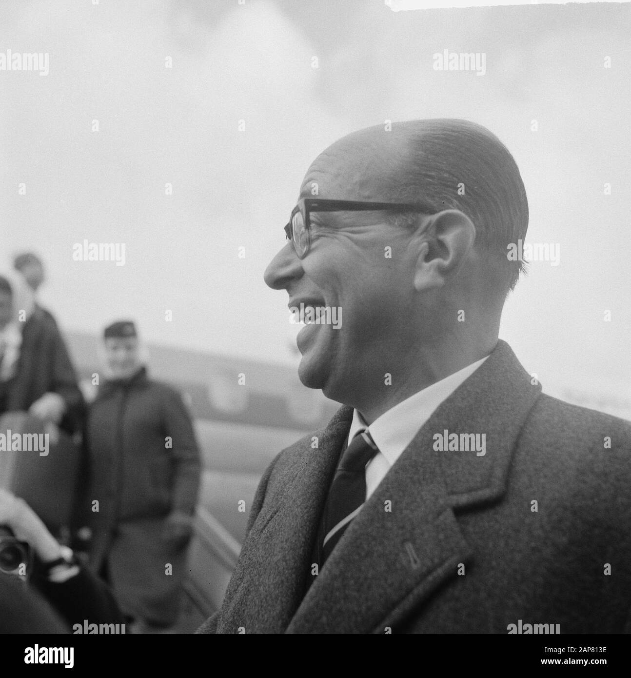 Arrival of mr. De Vries, the newly appointed governor of Suriname at Schiphol Airport. He will be sworn in in the Netherlands. Date: February 15, 1965 Location: Noord-Holland, Schiphol Keywords: arrivals, governors, overseas territories, portraits, airports Stock Photo