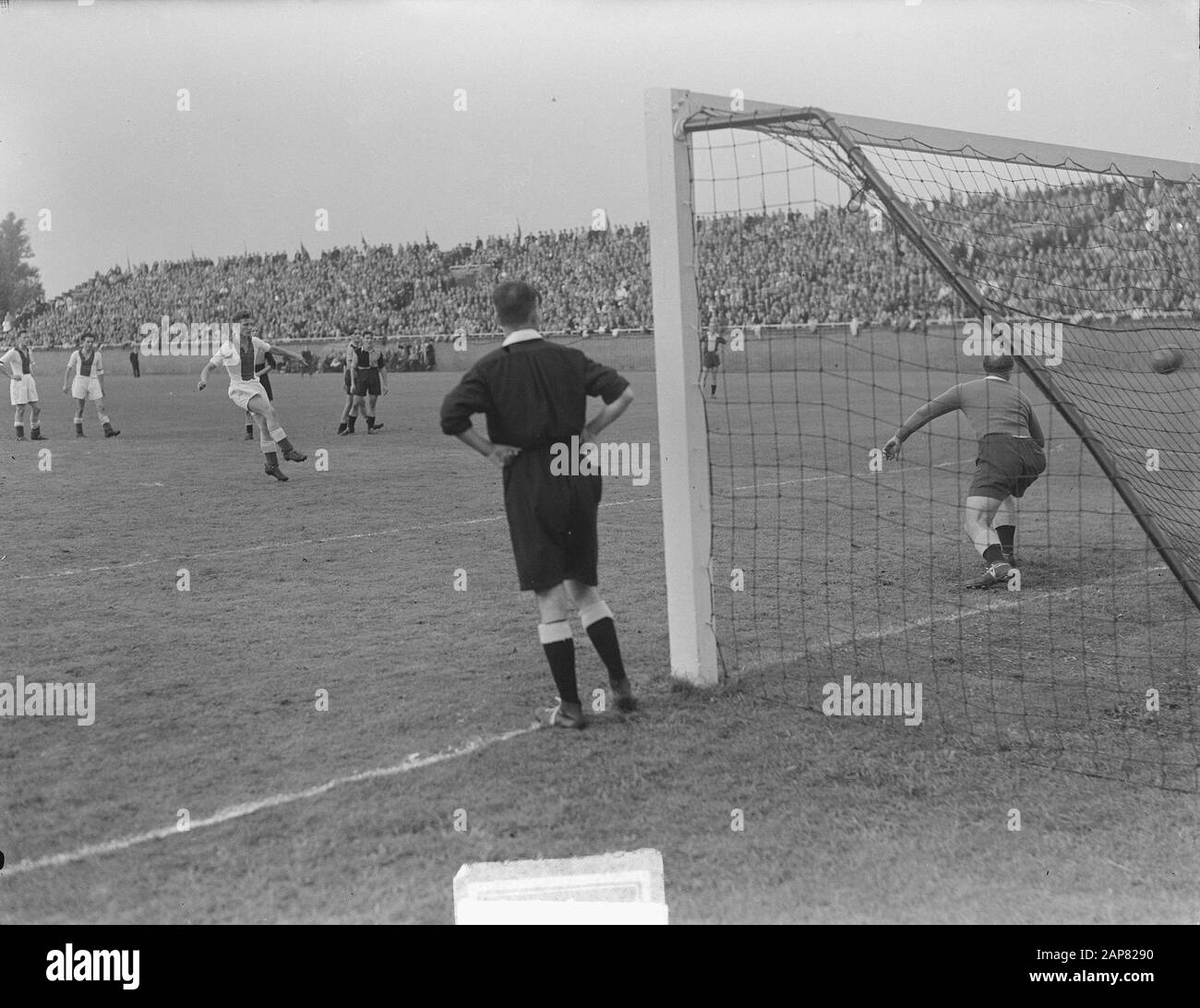 Ajax-Gooi 3-0 Date: 2 October 1949 Keywords: sport, football Stock Photo