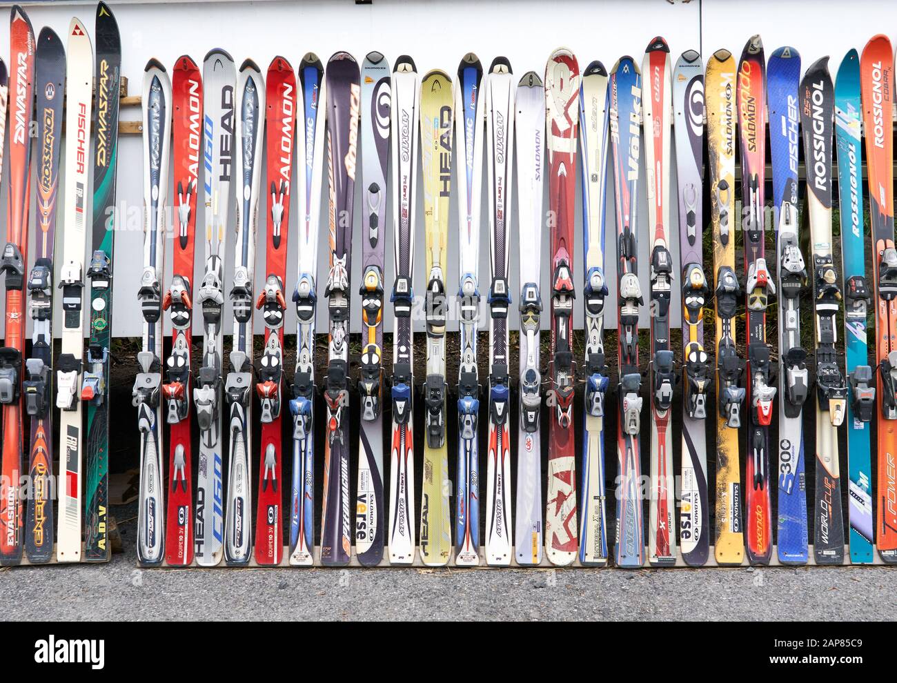 Salomon logo hires stock photography and images Alamy