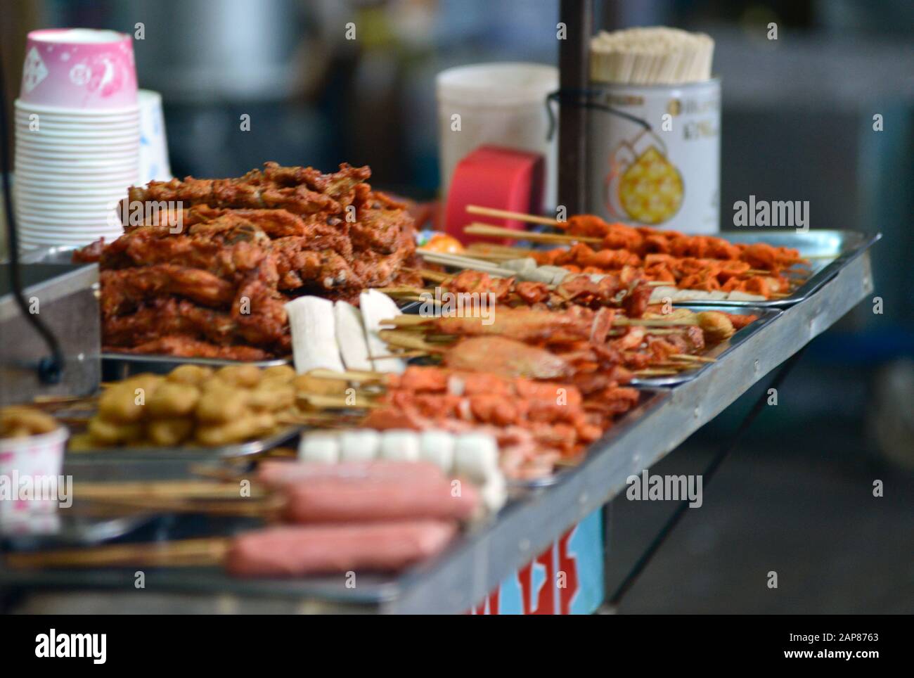 Wuhan: Chinese fried food street store, Jianghan Road, China Stock Photo