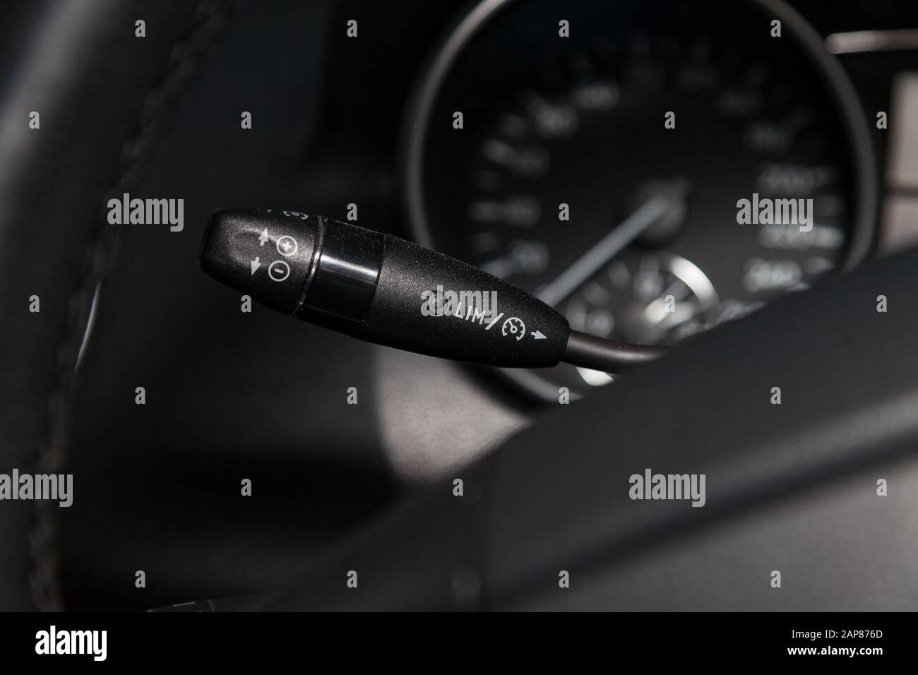 Cruise control stalk switch to set the speed limit, movement without