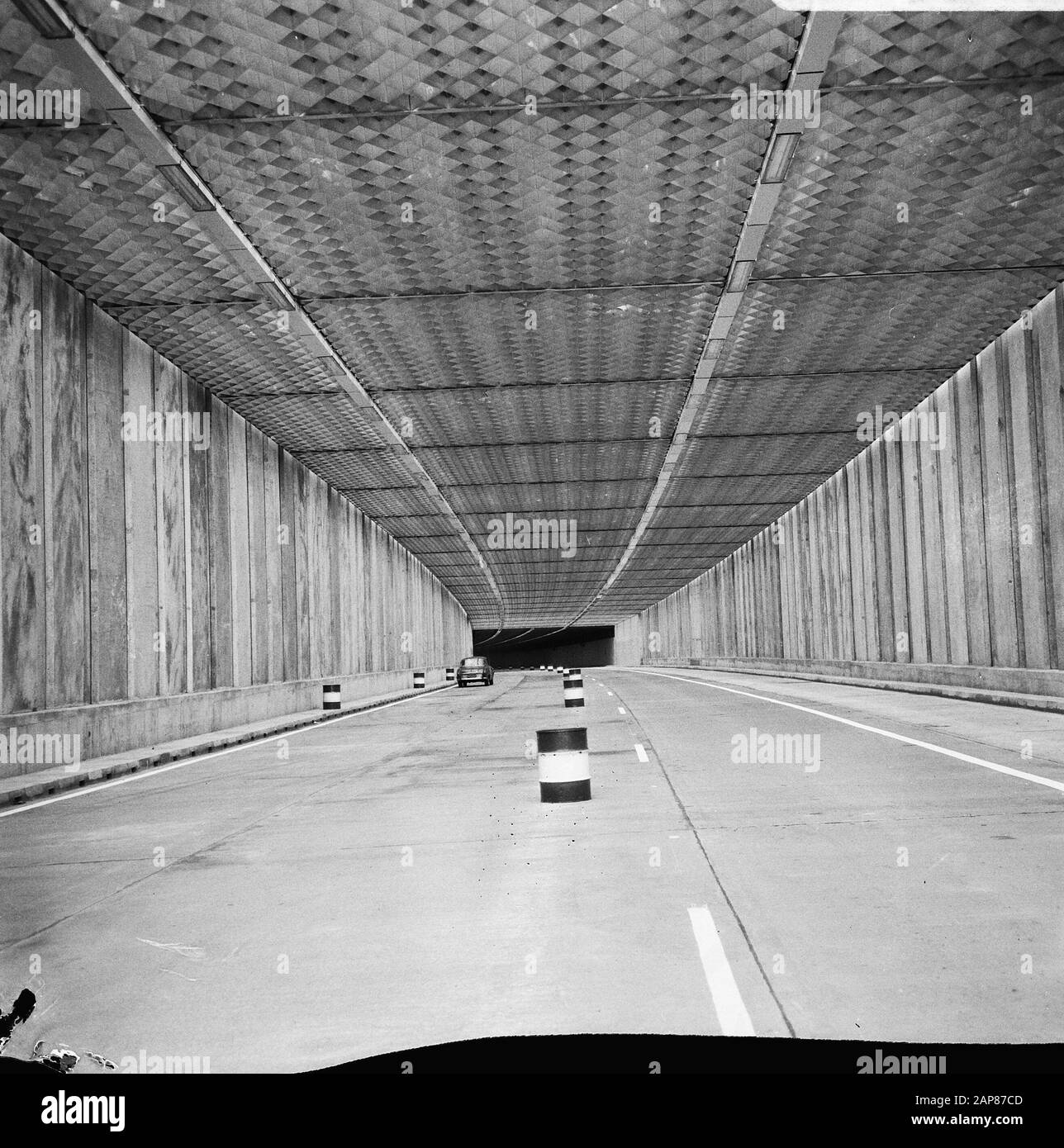 Schiphol tunnel hi-res stock photography and images - Alamy