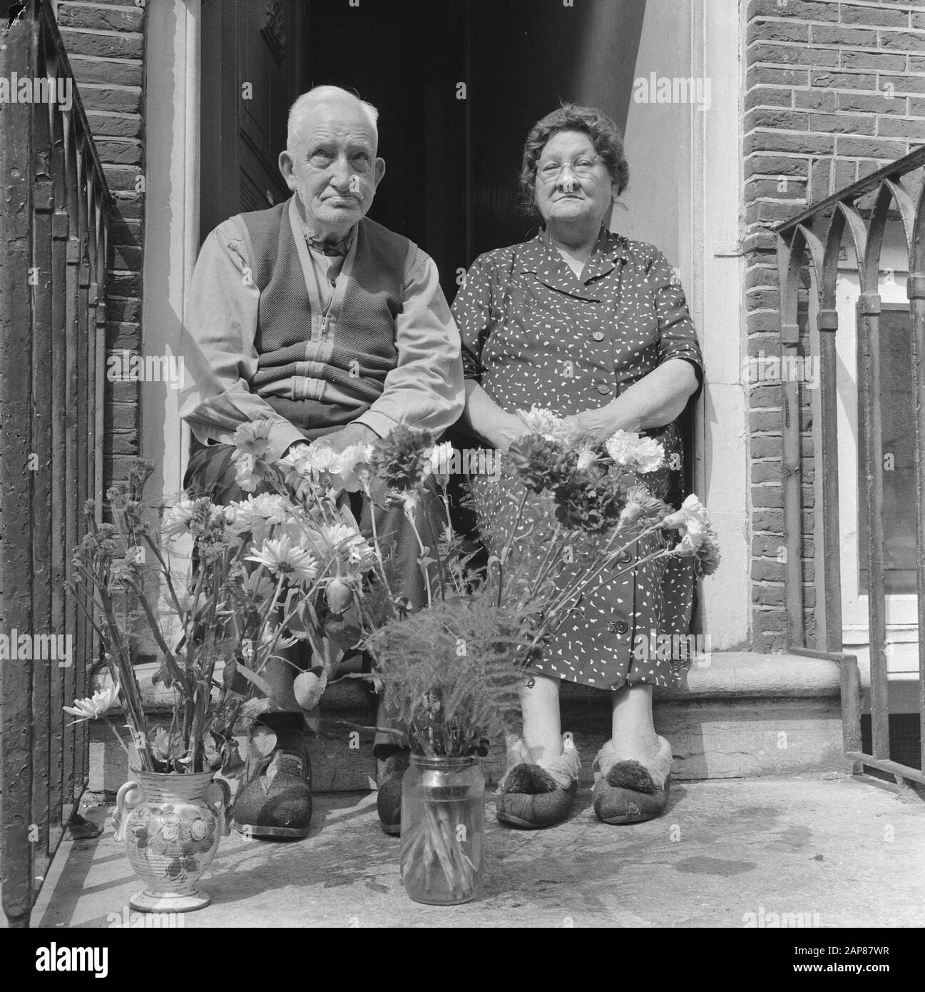 Mr. and Mrs. Cave next Tuesday 50 years married Bridal couple in doorway Date: July 13, 1967 Keywords: bridal couples, anniversaries Stock Photo