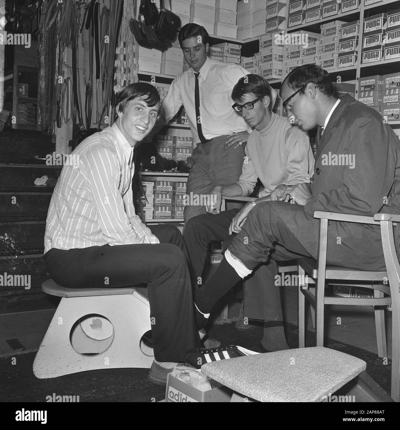 johan cruyff football boots