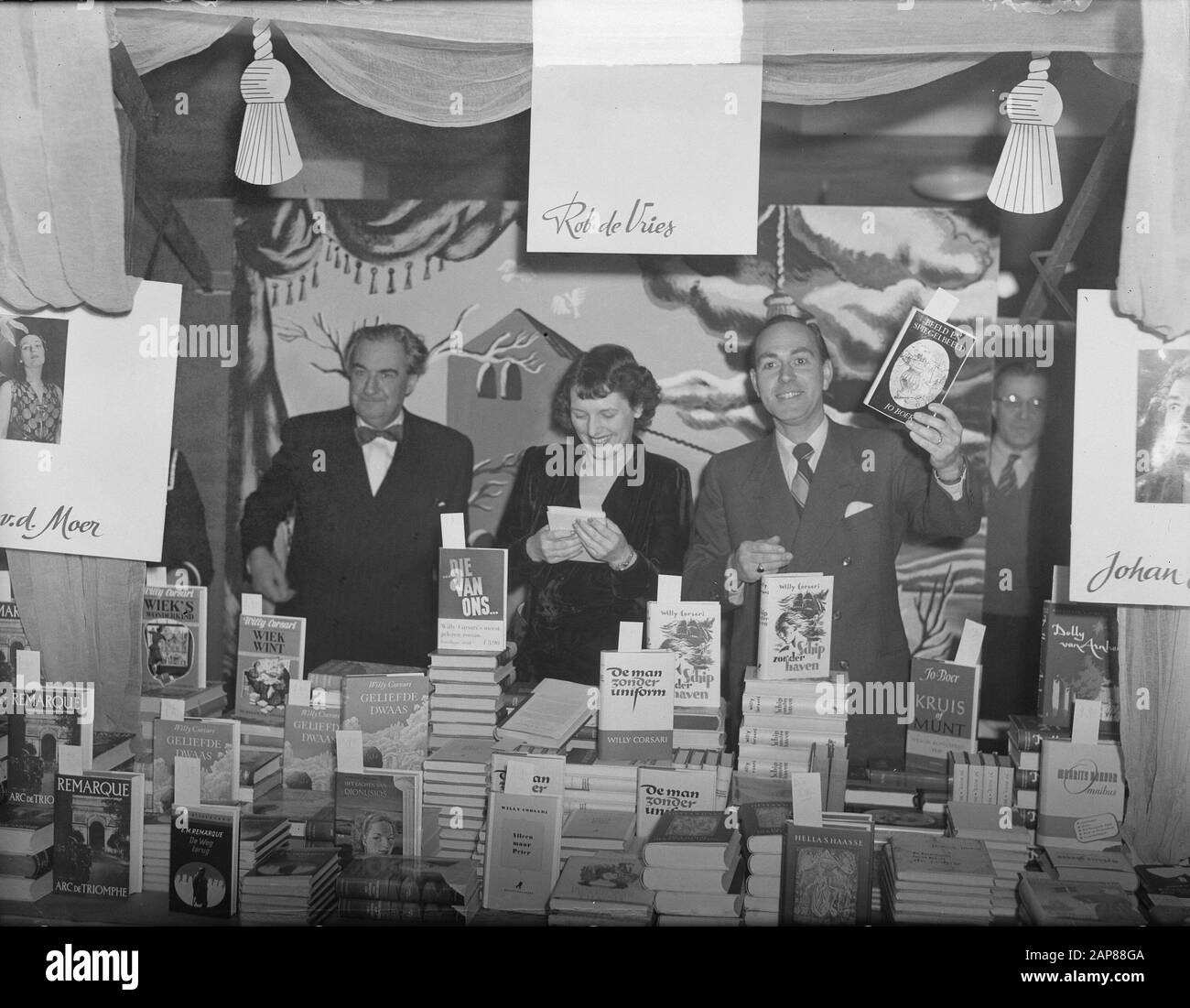 Bookweek 1950 Description Bookmarket In Bijenkorf Actors Sell
