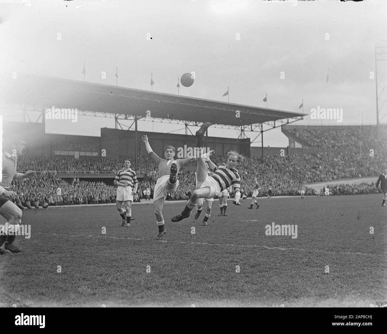 Blue-White against Limburgia 3-3, game moment Date: 23 april 1950 Location: Amsterdam, Noord-Holland Keywords: sport, football Institution name: Limburgia Stock Photo