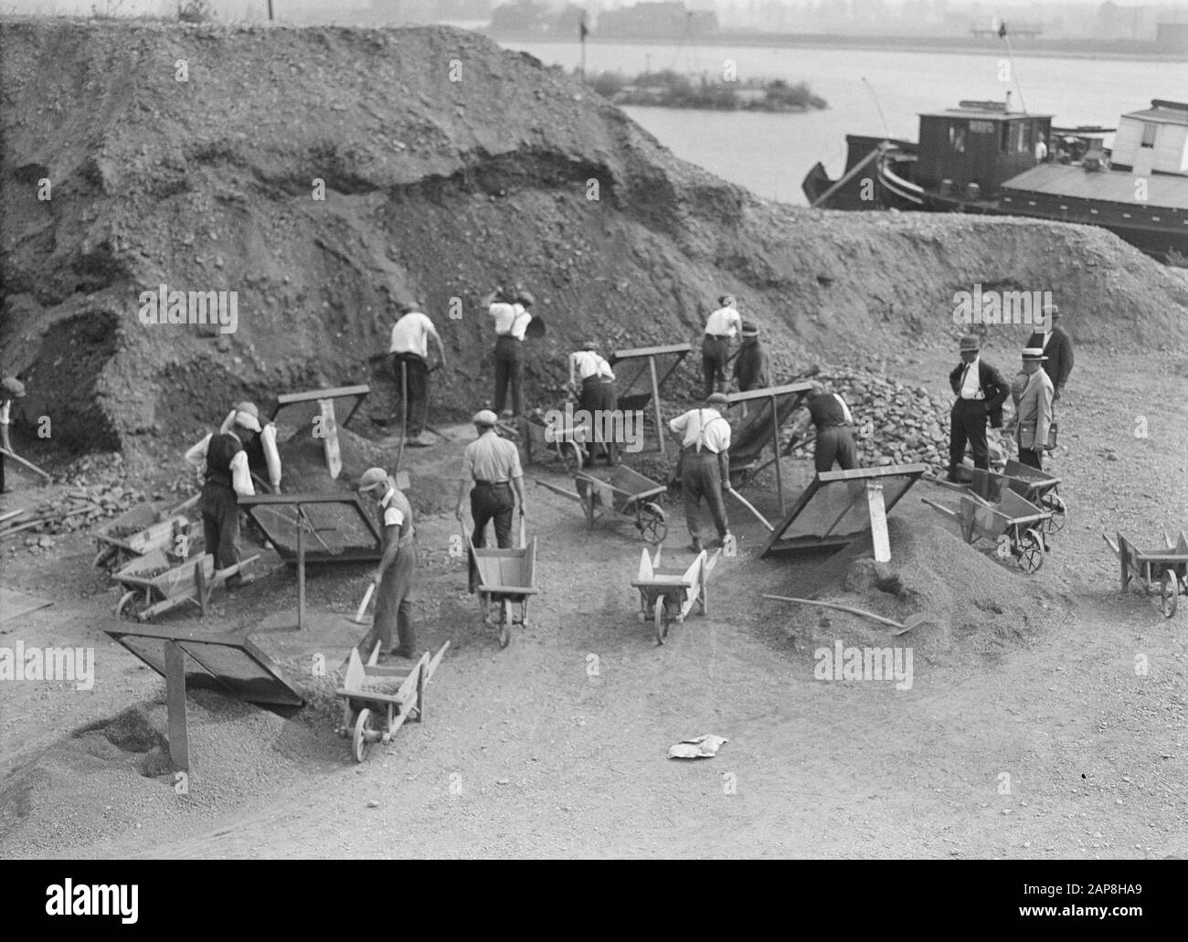 workers, stones, shelves, frameworks, seven Date: undate…