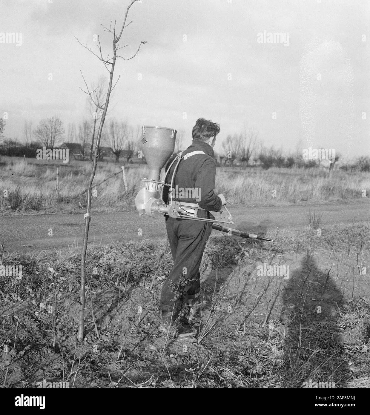 workers, spraying, spraying systems, roadside panels Date undated