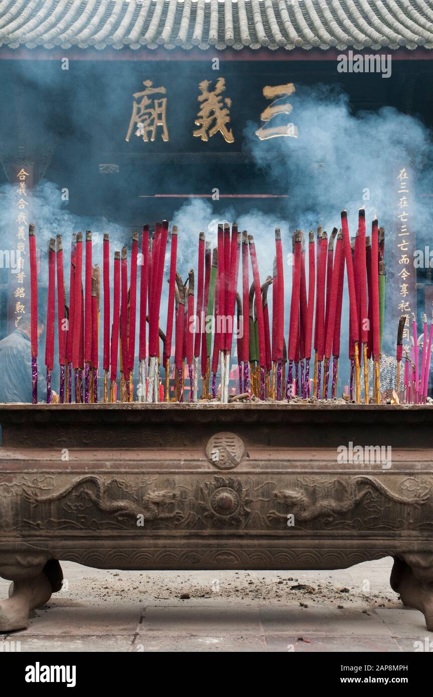 Asian incense hi-res stock photography and images - Alamy