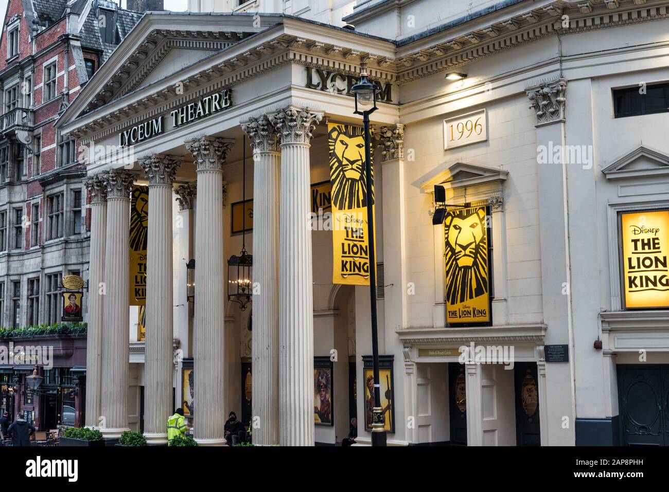 Lyceum theatre the lion king hi-res stock photography and images - Alamy