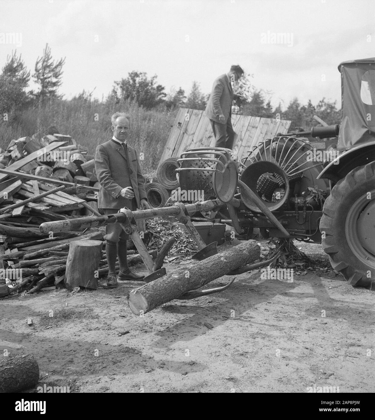 logs, workers, woodworking, machines Date: undated Keywords: workers, logs, woodworking, machines Stock Photo