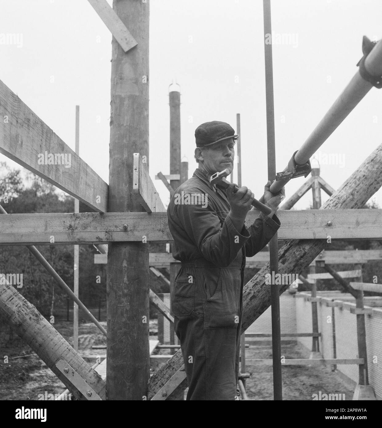 construction works, constructions, workers, ladders Date undated