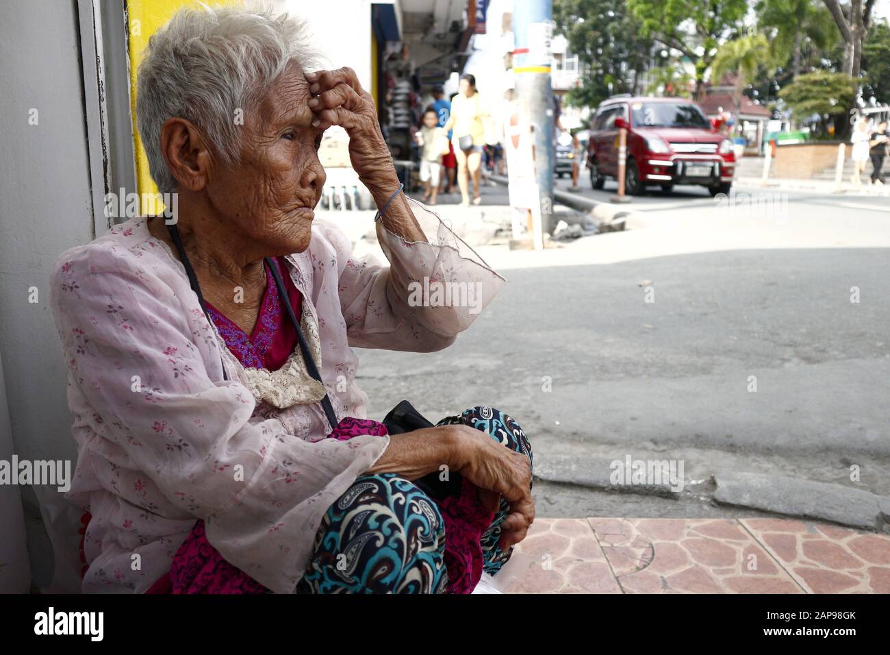 Female Asian Beggar High Resolution Stock Photography and Images Alamy