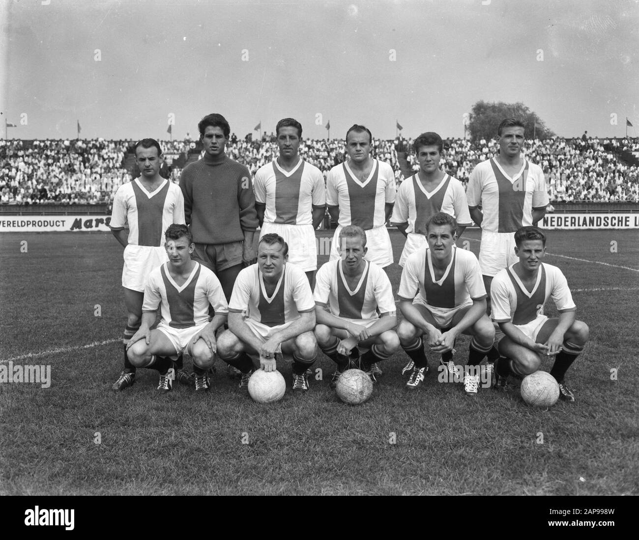 Ajax versus NAC 3-0, team of Ajax Date: 23 August 1959 Stock Photo