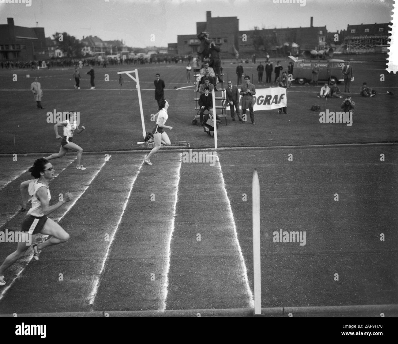 Athletics competitions The Hague London. Finish Women's running Date