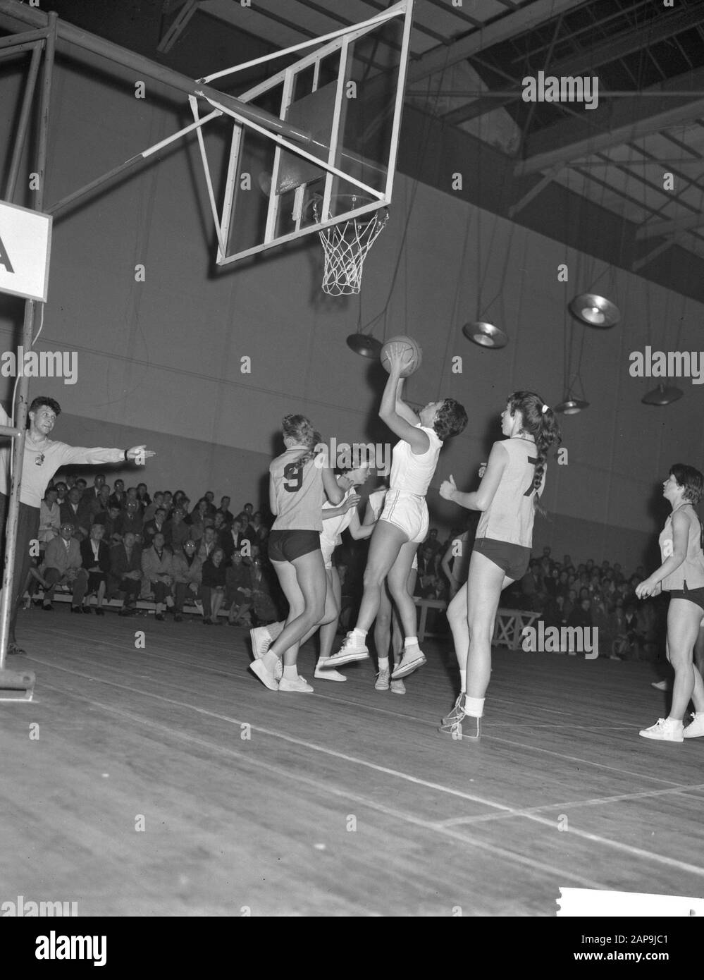 Women's basketball competition Netherlands vs Germany Date: October 24,  1961 Location: Germany, Netherlands Keywords: Basketball, Interland matches  Stock Photo - Alamy