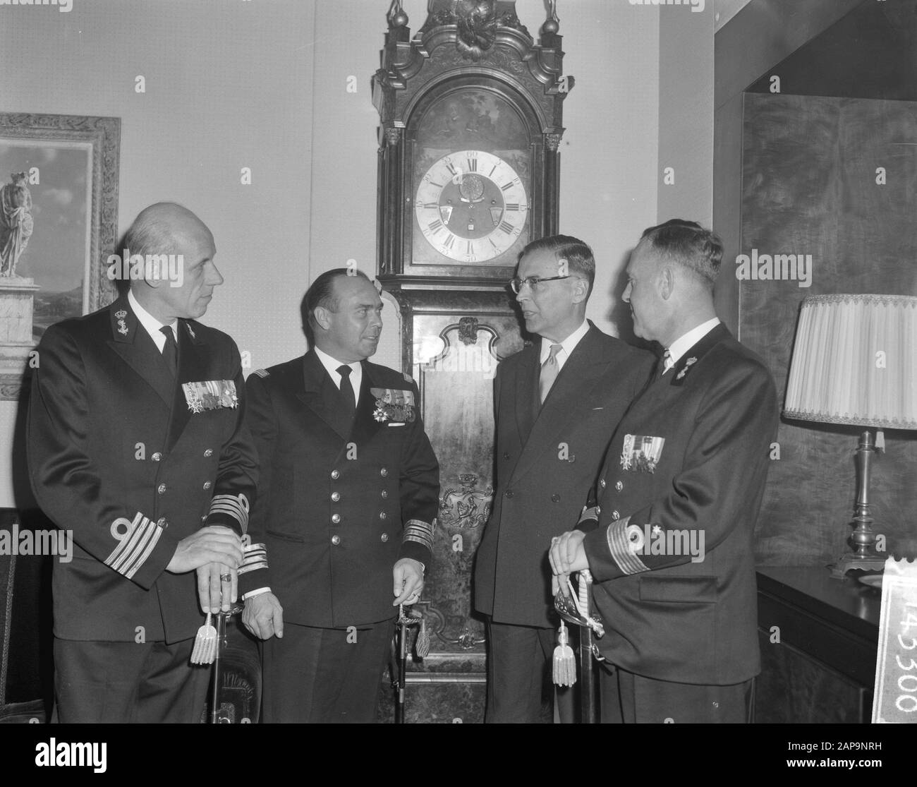 Mayor Van Hall receives commanders of both fleets frameworks at the